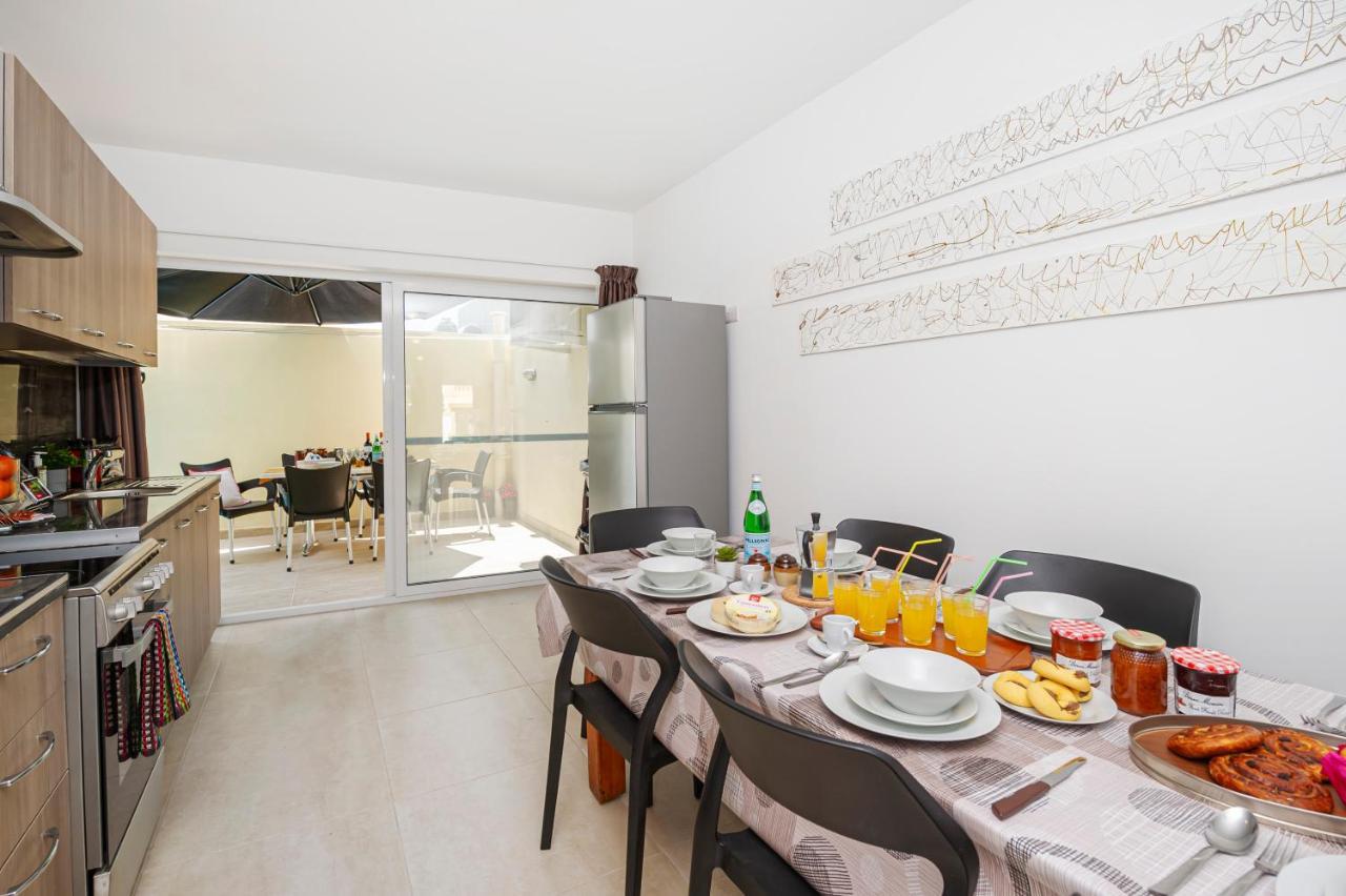 Summer Breeze 3 Bedroom Family Maisonette With Sunny Terrace In Mellieha - By Getawaysmalta Eksteriør bilde