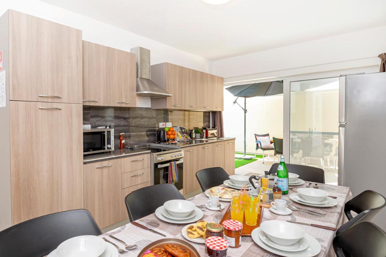 Summer Breeze 3 Bedroom Family Maisonette With Sunny Terrace In Mellieha - By Getawaysmalta Eksteriør bilde