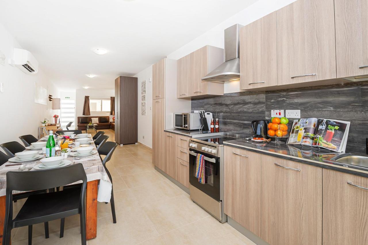 Summer Breeze 3 Bedroom Family Maisonette With Sunny Terrace In Mellieha - By Getawaysmalta Eksteriør bilde